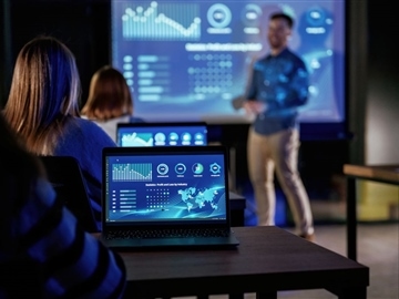 Trasformare i dati in vantaggio competitivo: il corso che ti guida passo passo verso l’integrazione dell’Intelligenza Artificiale in azienda 